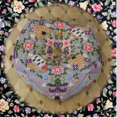 Just Nan | When Barnabee Met Bella JN189 Biscornu