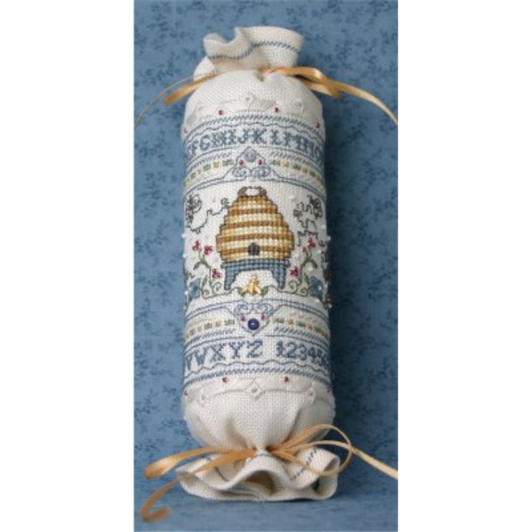 The Bee Cottage | Bumblebee Needle Roll