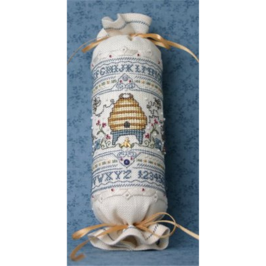 The Bee Cottage | Bumblebee Needle Roll