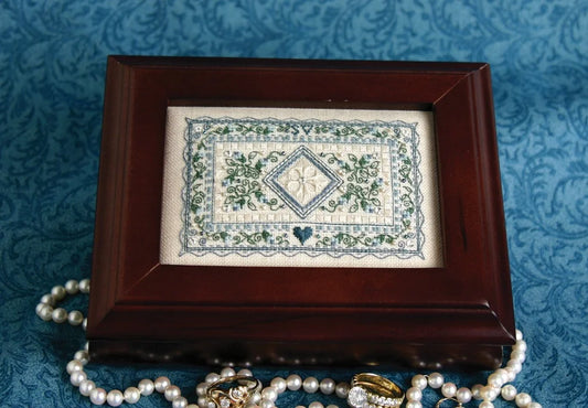 The Sweetheart Tree | Blue Sparkling Jewel Box